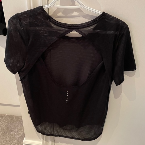 Nike Dri-Fit Sweat Proof Running Athletic TShirt - Picture 4 of 4